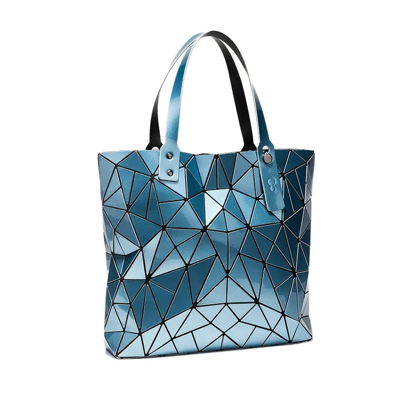 Women's beach-style holographic shoulder bag in various colors.
