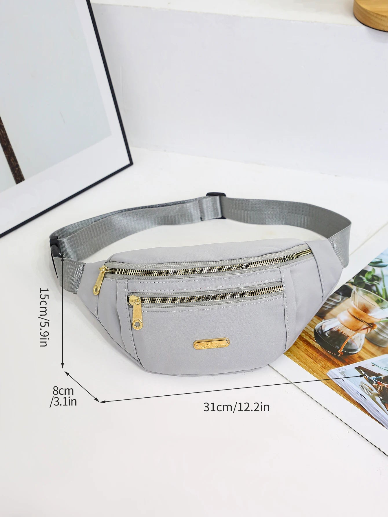 Lightweight crossbody fanny pack for women and men, ideal for running, walking, traveling, and exercising