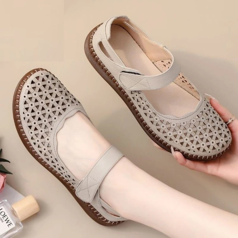 Women's shoe for casual and comfortable wear