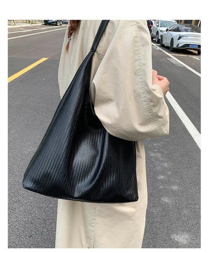 Women's High-Quality leather tote bag, vintage style, model 2025