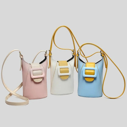 Women's handbag in premium leather, with an elegant vintage style