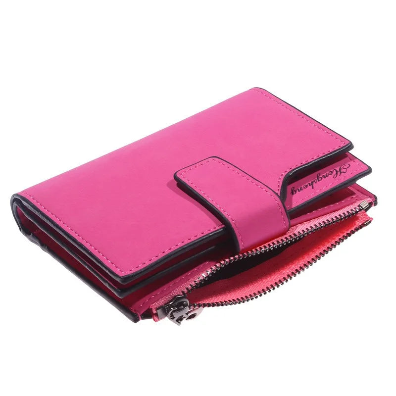 Women's long wallet in high-quality leather, with ample interior space, available in other colors and two different models.