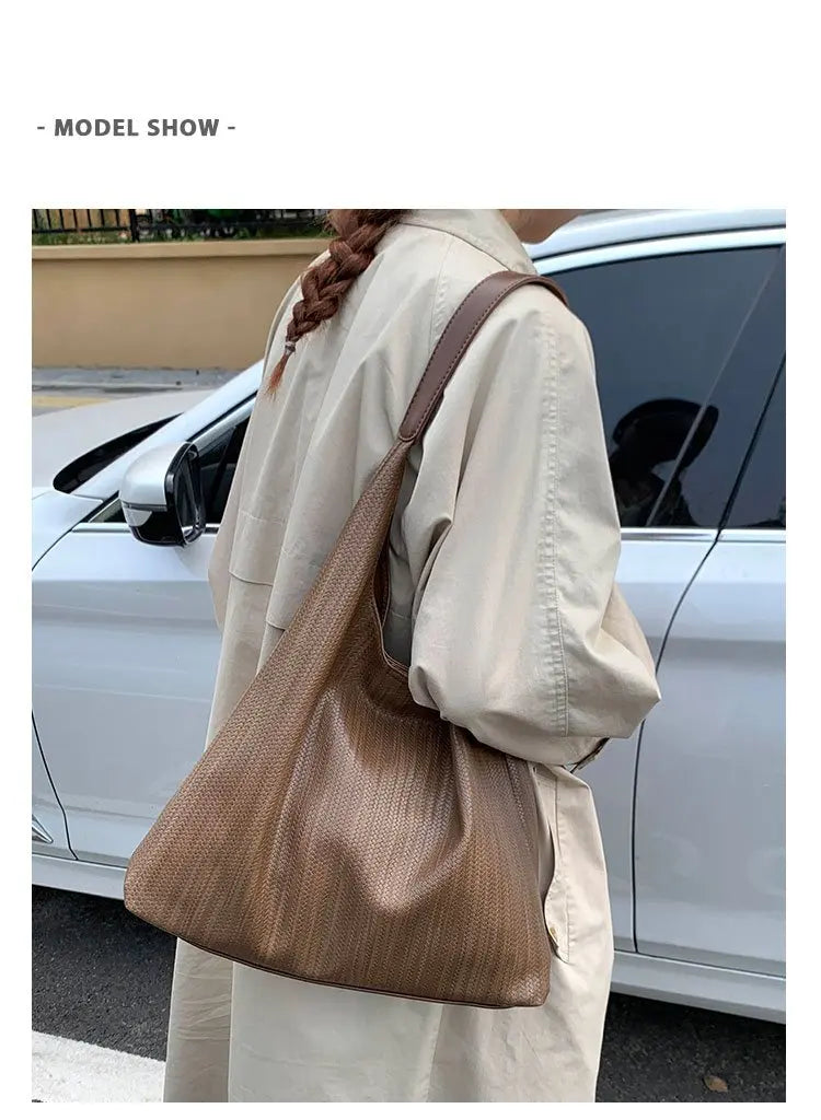 Women's High-Quality leather tote bag, vintage style, model 2025