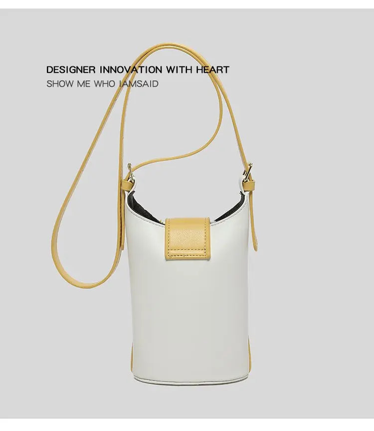 Women's handbag in premium leather, with an elegant vintage style