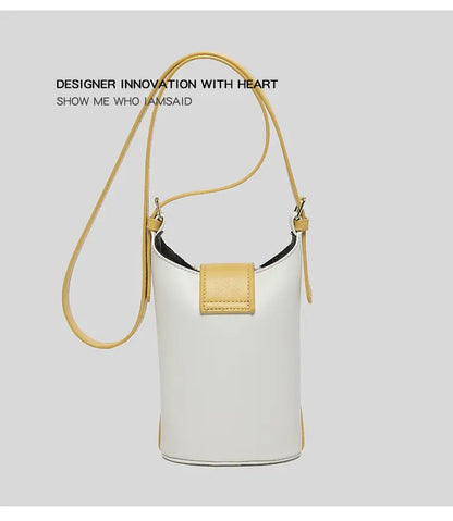 Women's handbag in premium leather, with an elegant vintage style