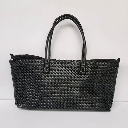 Modern and versatile braided shoulder tote bag with extra-large capacity