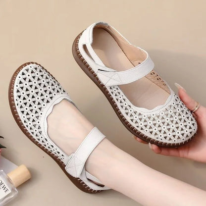 Women's shoe for casual and comfortable wear
