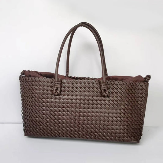 Modern and versatile braided shoulder tote bag with extra-large capacity