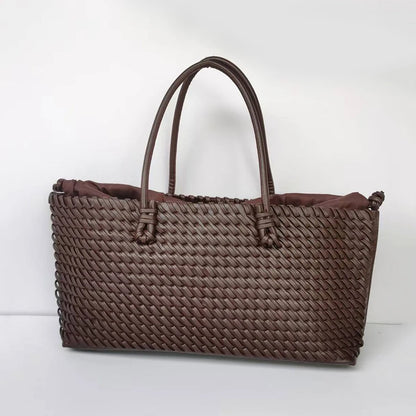Modern and versatile braided shoulder tote bag with extra-large capacity