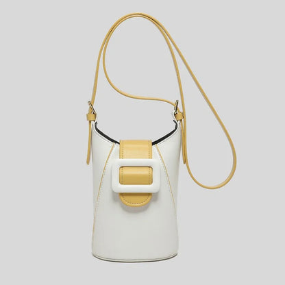 Women's handbag in premium leather, with an elegant vintage style