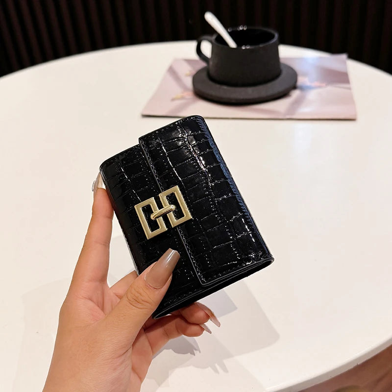 Women's leather wallet in a variety of colors 2025