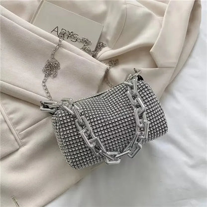 Small party bag with rhinestones all over, with a sparkly chain, crossbody style