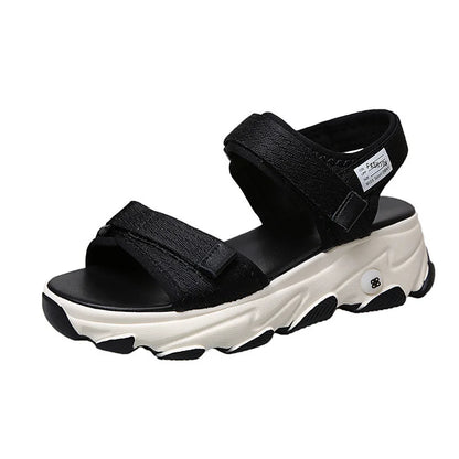 Women's sandal with comfortable non-slip platform
