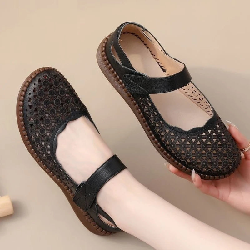 Women's shoe for casual and comfortable wear