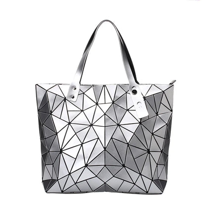 Women's beach-style holographic shoulder bag in various colors.