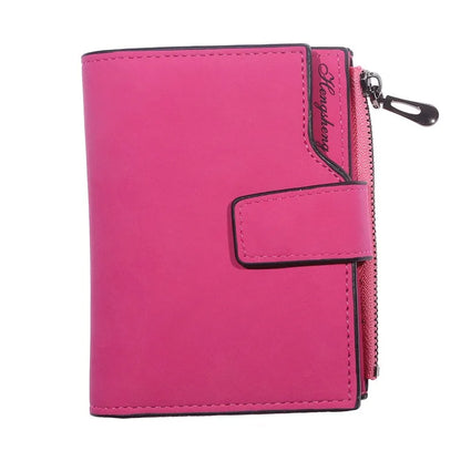 Women's long wallet in high-quality leather, with ample interior space, available in other colors and two different models.