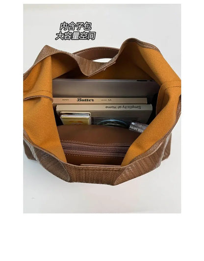 Women's High-Quality leather tote bag, vintage style, model 2025