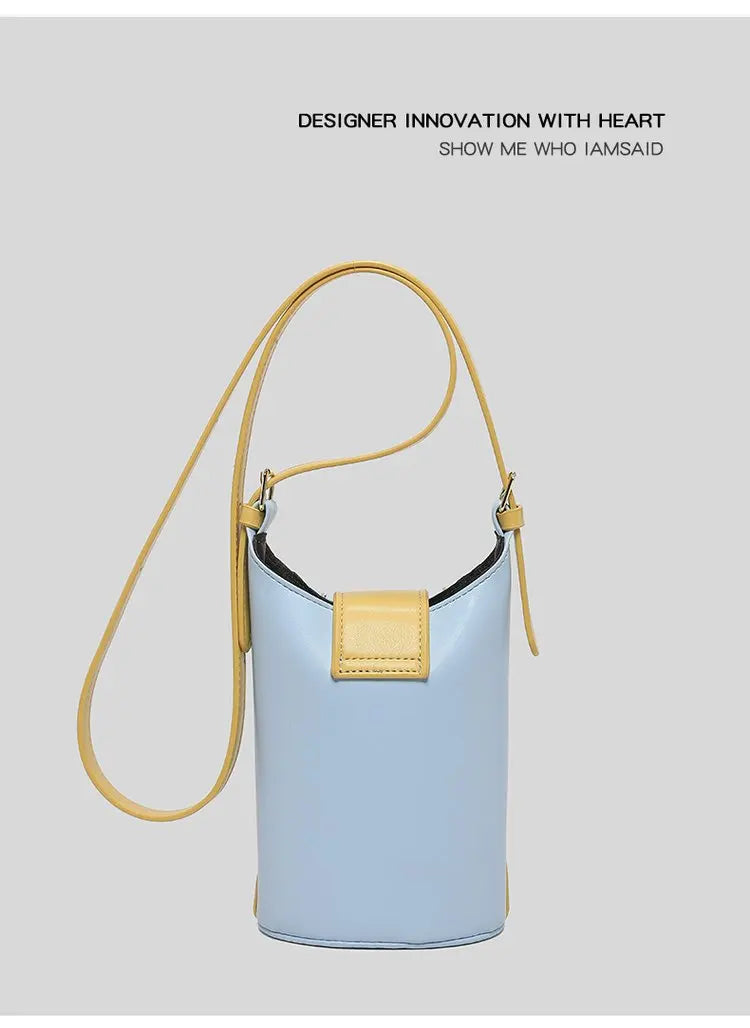 Women's handbag in premium leather, with an elegant vintage style
