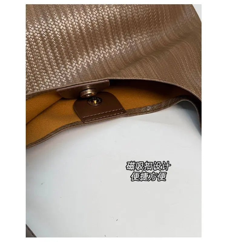 Women's High-Quality leather tote bag, vintage style, model 2025