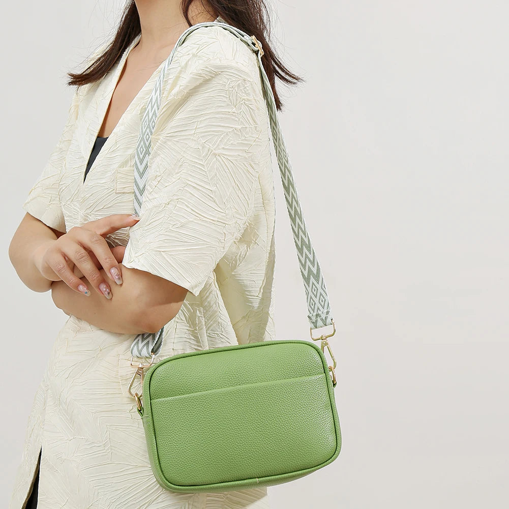 Women's leather tote bag, classic style with crossbody strap and chain detail