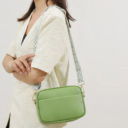 Women's leather tote bag, classic style with crossbody strap and chain detail