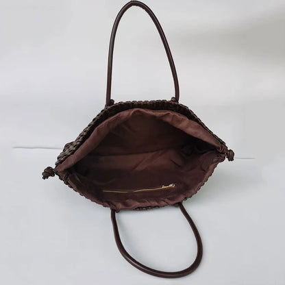 Modern and versatile braided shoulder tote bag with extra-large capacity