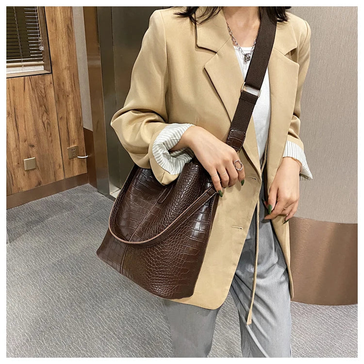 Elegant vintage women's leather handbag