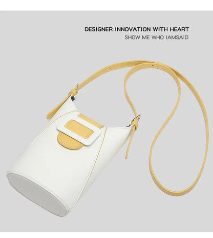 Women's handbag in premium leather, with an elegant vintage style