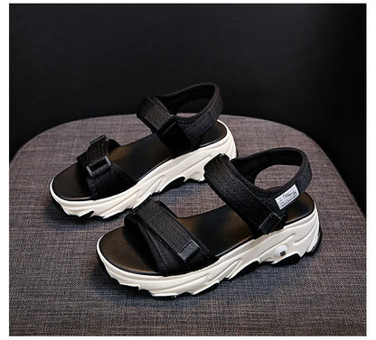 Women's sandal with comfortable non-slip platform