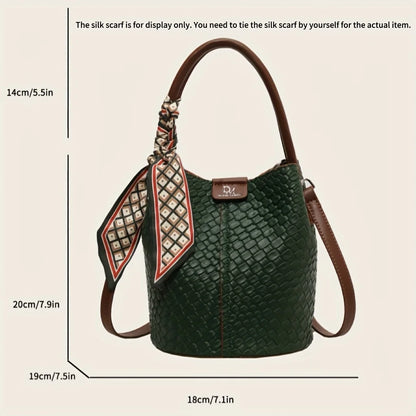 Modern and elegant women's bag in a solid color with a braided effect, ideal for use as a shoulder bag, crossbody bag or handbag