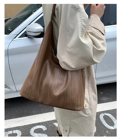 Women's High-Quality leather tote bag, vintage style, model 2025