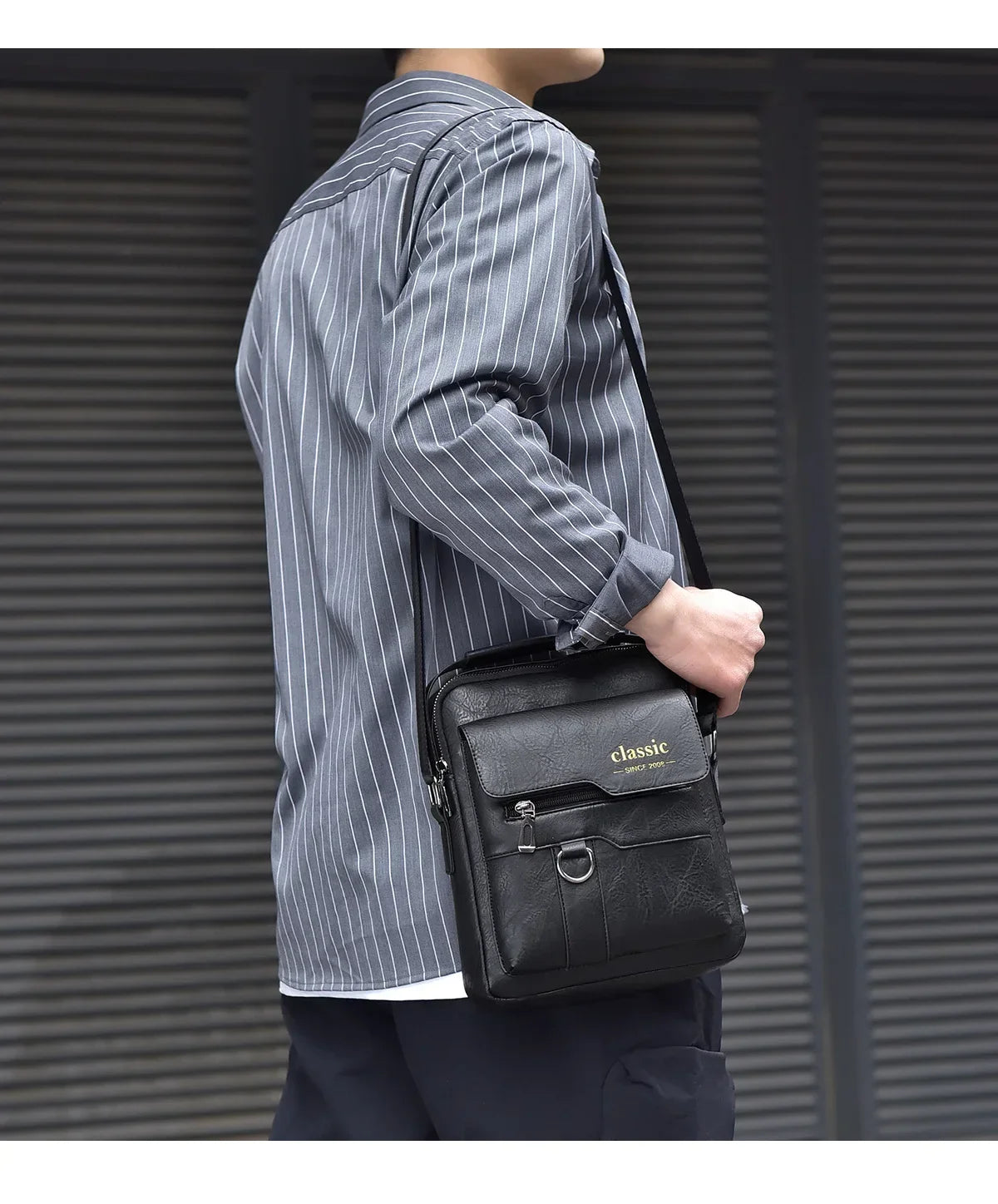 Men's crossbody bag with zipper closure, made of synthetic leather and with ample storage capacity