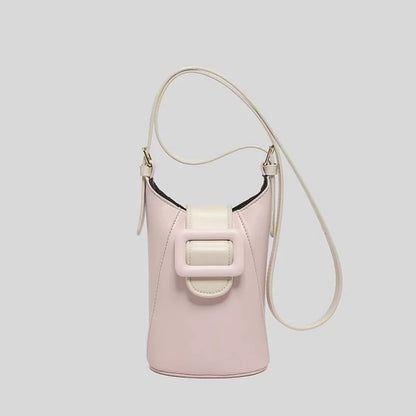 Women's handbag in premium leather, with an elegant vintage style