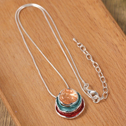 Elegant necklace with enameled pendant - zinc alloy with 18k gold details, braided chain, a sophisticated accessory for formal or informal occasions