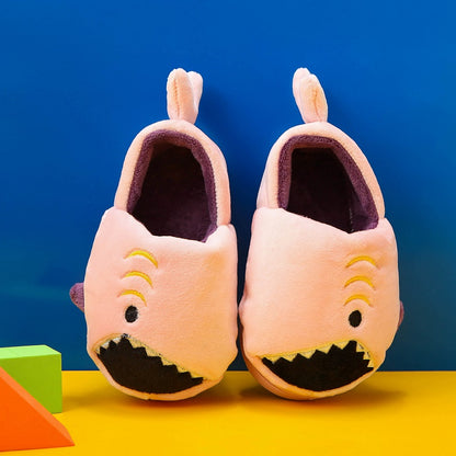 Dinosaur slippers for boys with soft TPR soles and alligator/crocodile teeth, easy to put on, cute and with a dinosaur print to match pajamas