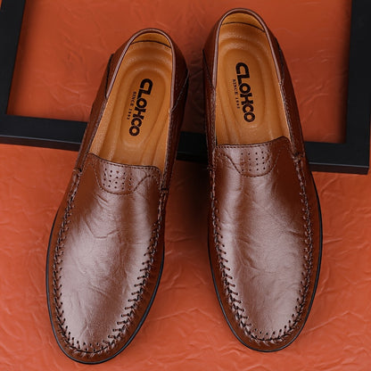 Comfortable, breathable men's shoes with visible stitching