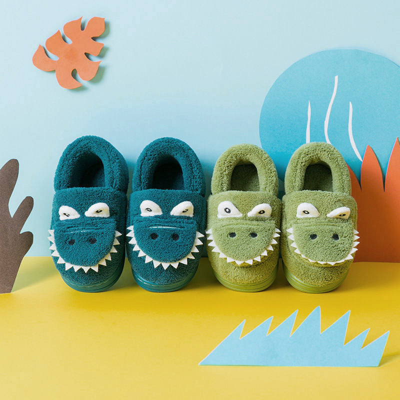Dinosaur slippers for boys with soft TPR soles and alligator/crocodile teeth, easy to put on, cute and with a dinosaur print to match pajamas