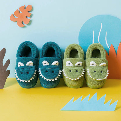 Dinosaur slippers for boys with soft TPR soles and alligator/crocodile teeth, easy to put on, cute and with a dinosaur print to match pajamas